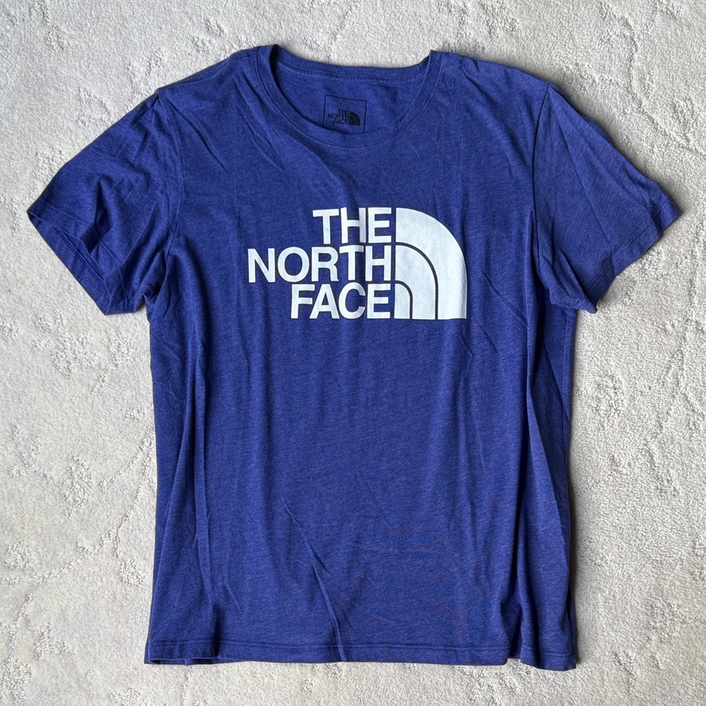 NWOT Blue The North Face Women's Short Sleeve Tshirt, size Medium